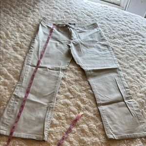 Women's Cream Capris